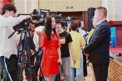 土默特左旗攜手中經全媒體邁入第三個全媒體服務年 攝制招商引資宣傳大片
